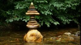 land art Double Pyramid
